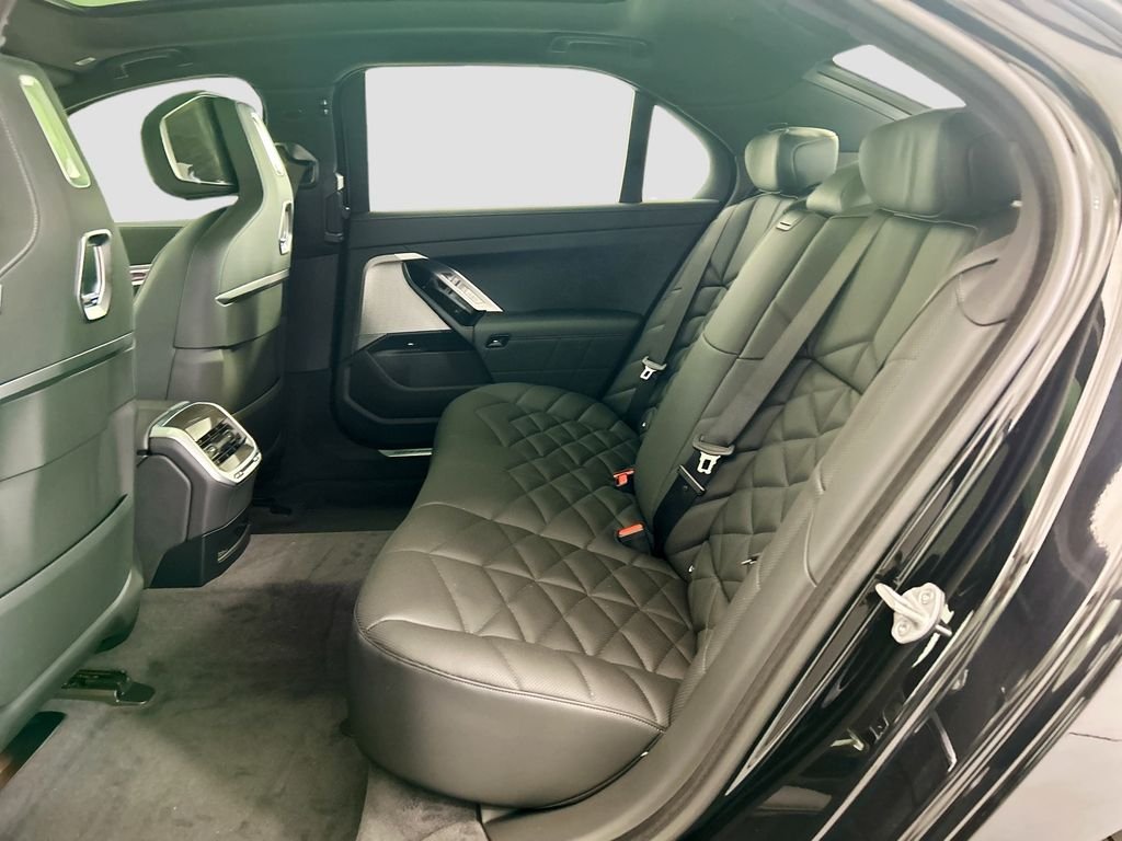 New 2026 Black Sapphire Metallic BMW 740i image 20