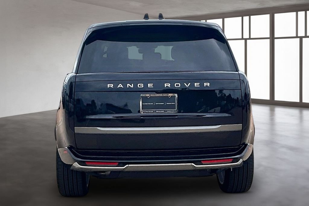 New 2026  Land Rover SE image 4
