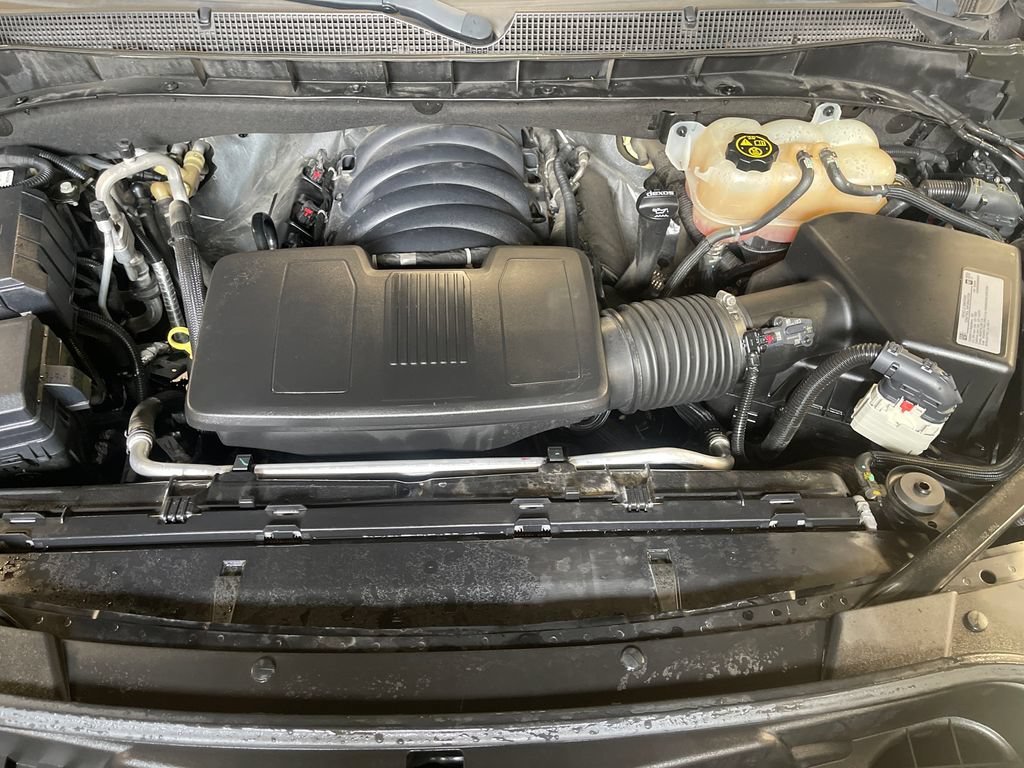 Used 2021 BLACK Chevrolet RST image 10