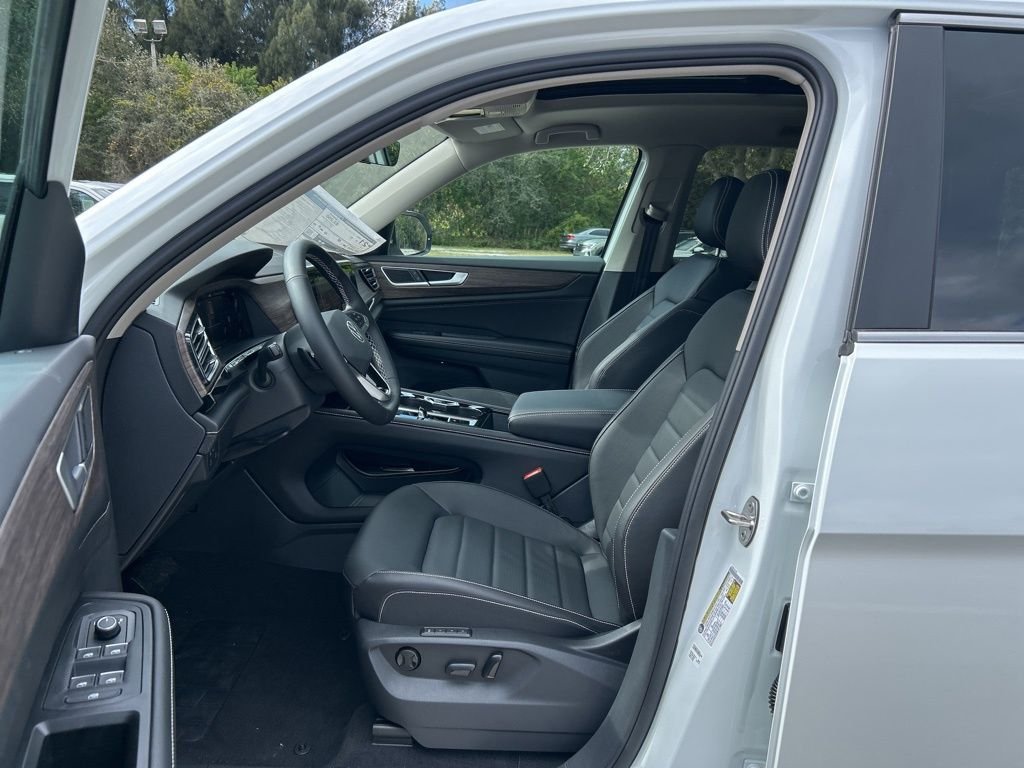 New 2026 White Volkswagen 2.0T SEL image 15
