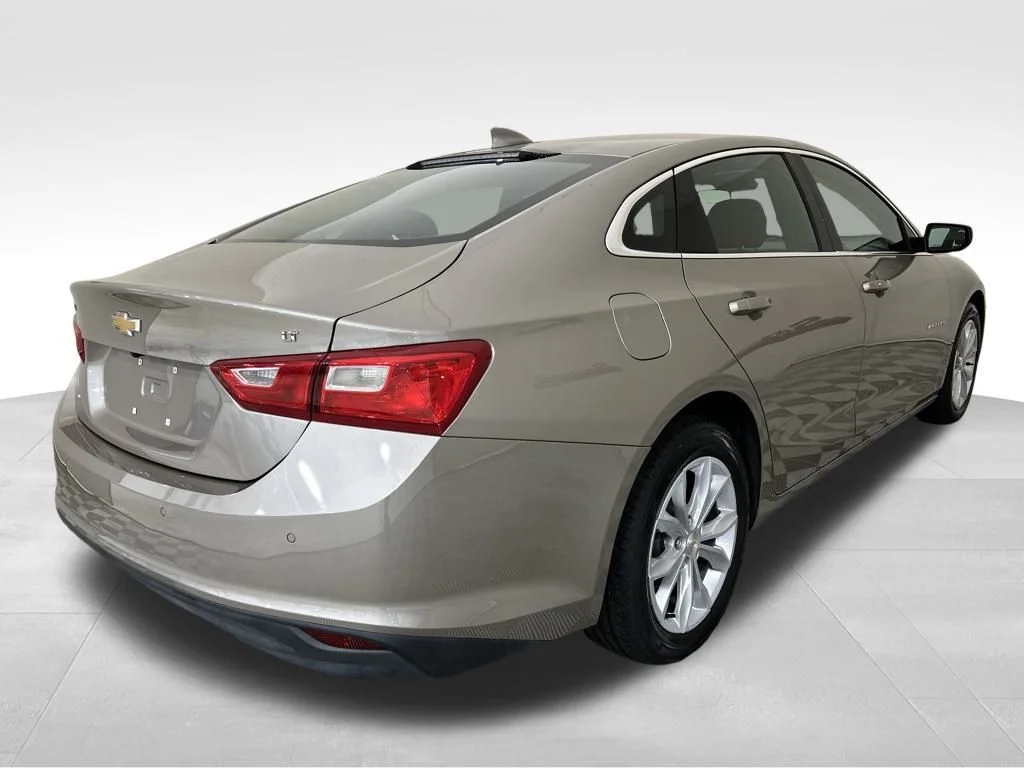 Used 2025 Gray Chevrolet LT image 5