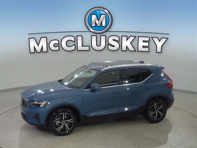 2025 Volvo XC40 B5 Core Bright AWD's photo