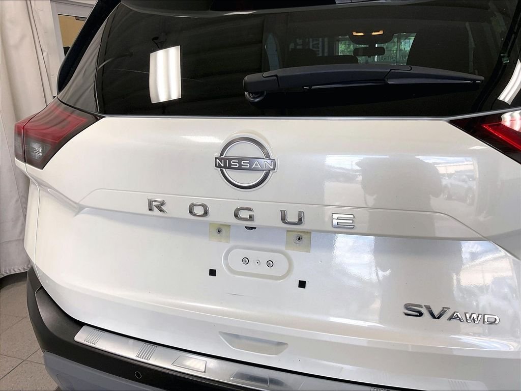 Used 2023 White Nissan SV image 28