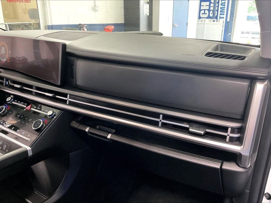 Certified Used 2024 White Hyundai SEL image 13