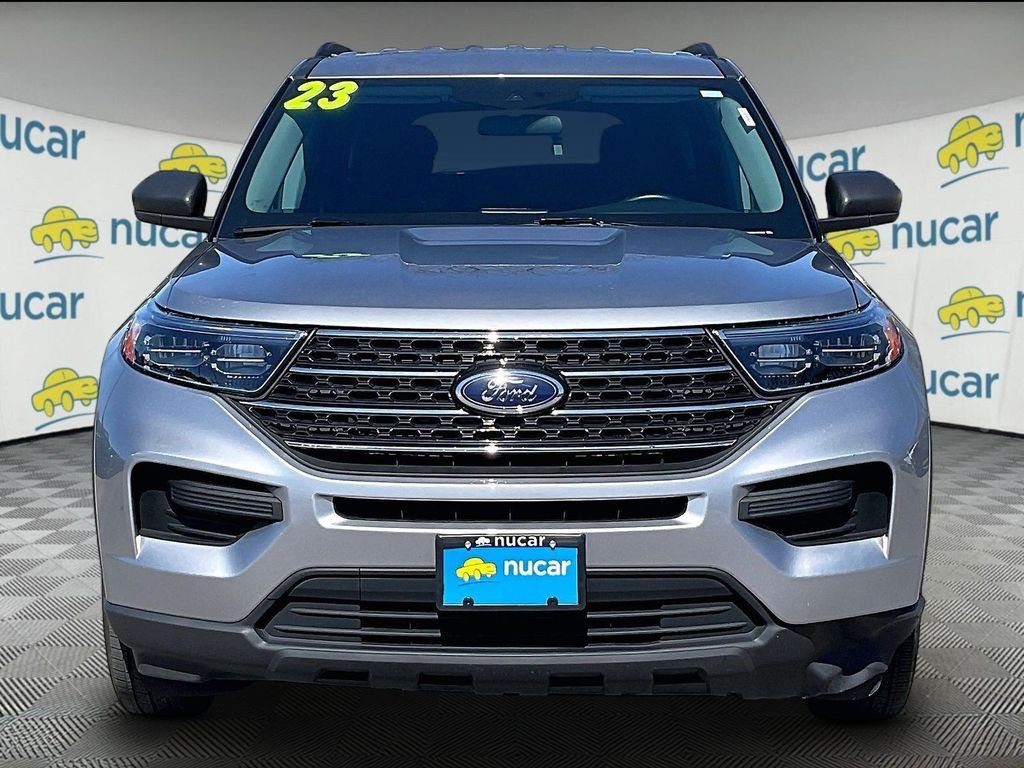 Used 2023 Iconic Silver Metallic Ford XLT image 2