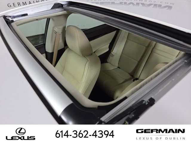 Used 2017 White Lexus 350 image 30