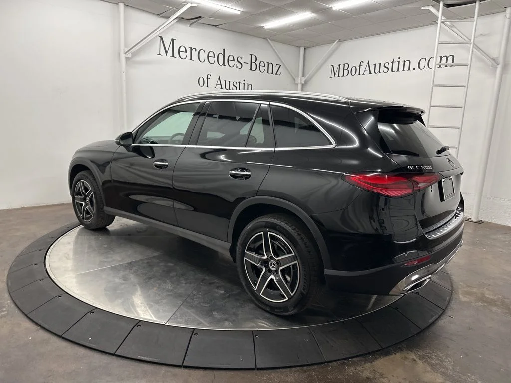 Used 2026 Black Mercedes-Benz GLC 300 image 5