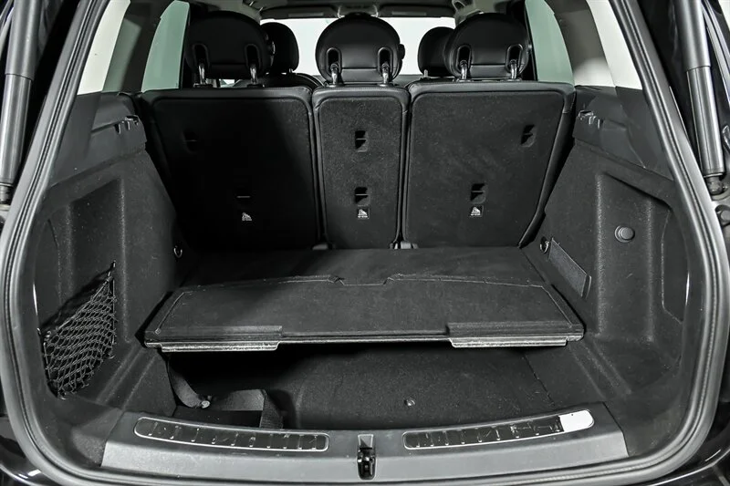 Used 2019 Midnight Black Metallic MINI Cooper ALL4 image 11