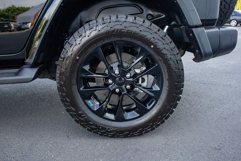Used 2022 Black Clearcoat Jeep Unlimited Sahara 4xe image 29