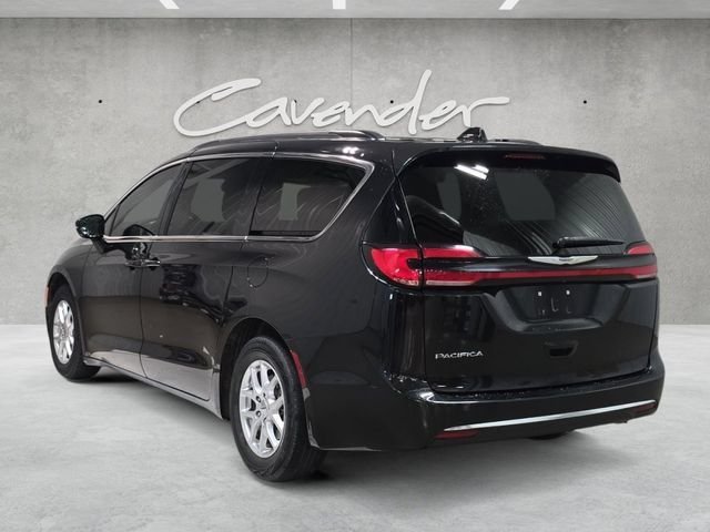 Used 2022 Black Chrysler Touring L image 14