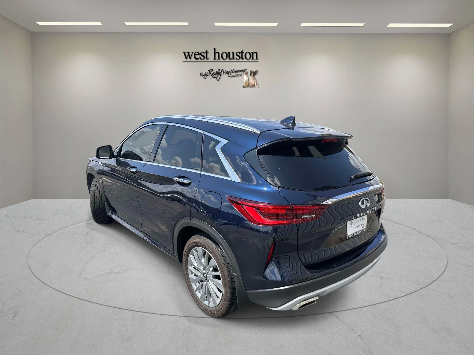 Used 2023 Hermosa Blue INFINITI LUXE image 9