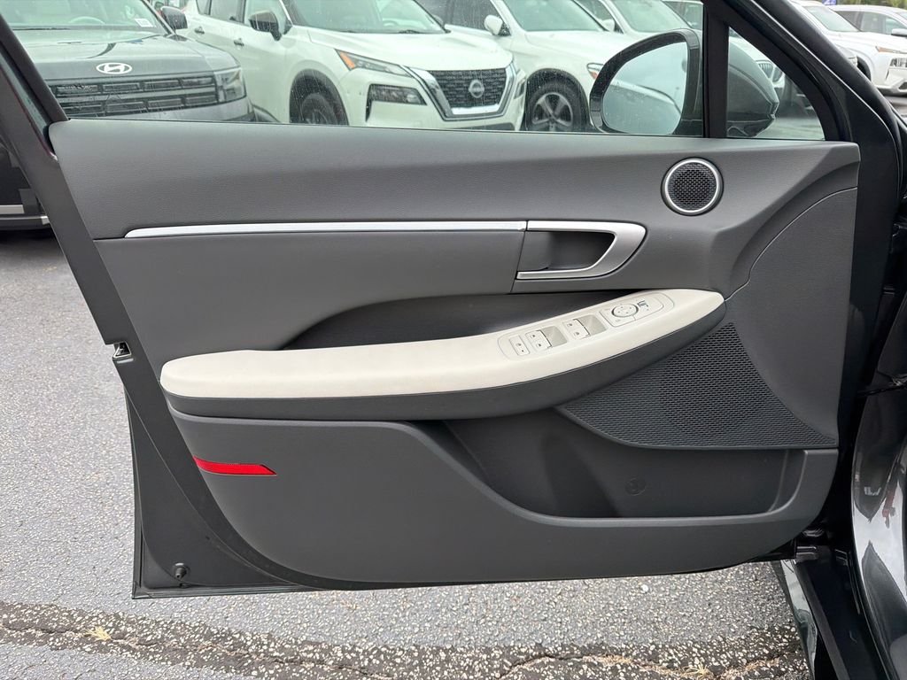 2026 Hyundai Sonata SEL - Photo 10