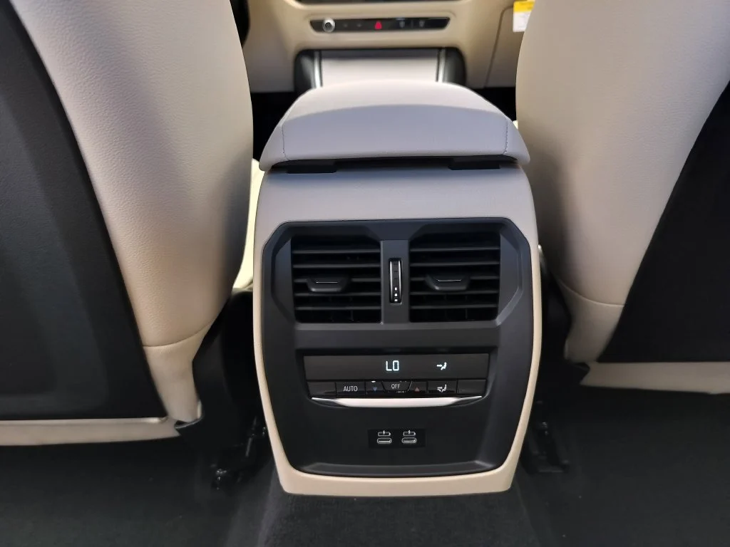 New 2026 Mineral White Metallic BMW 330i image 21