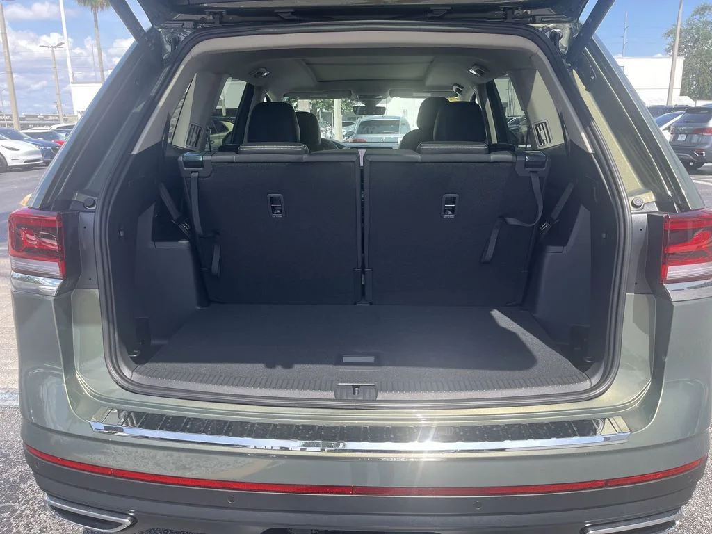 New 2026 Green Volkswagen 2.0T SE w/Technology image 9
