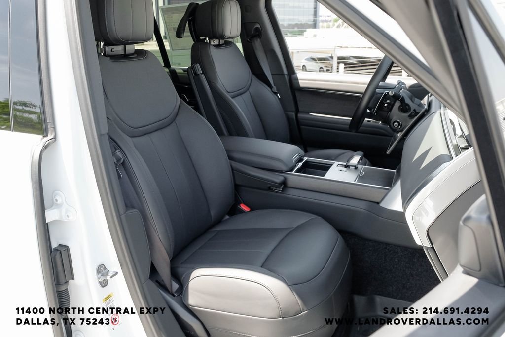 New 2026 Fuji White Land Rover SE image 37