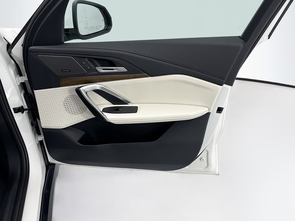 New 2026 Alpine White BMW xDrive28i image 23