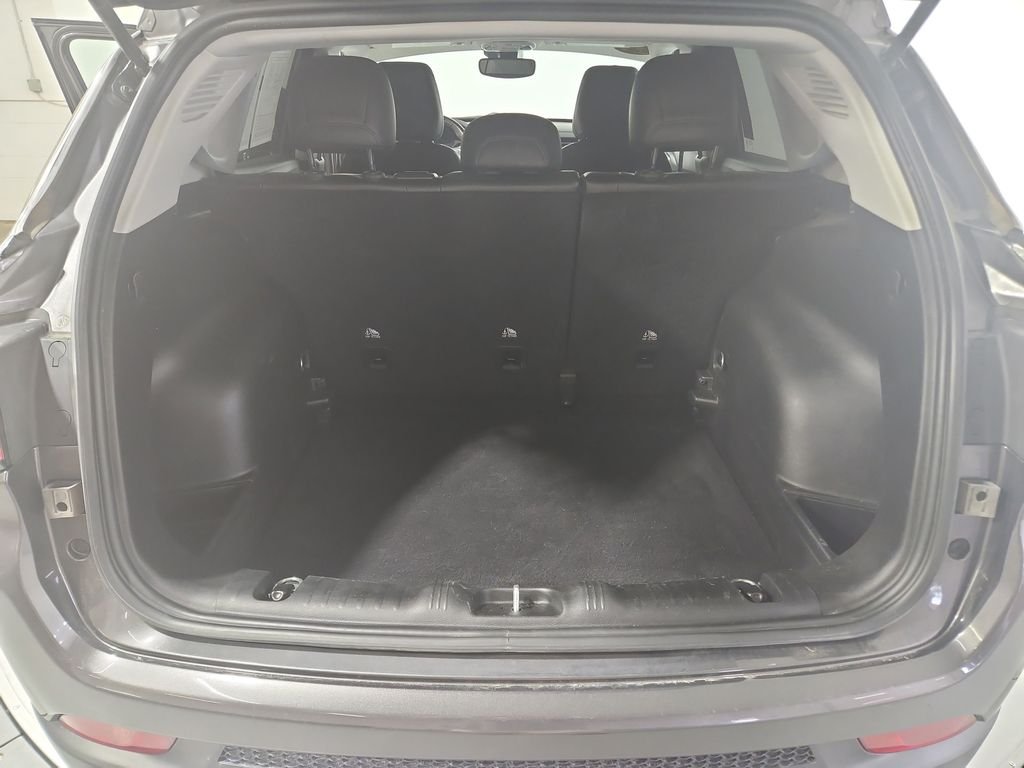 Used 2022 Gray Jeep Latitude Lux image 22