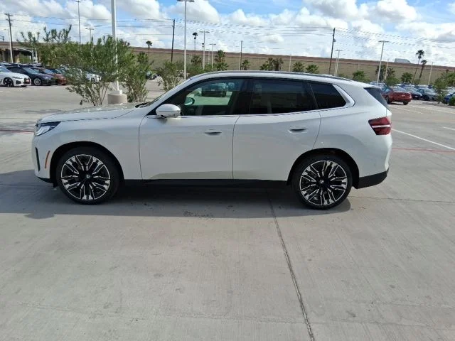 New 2026 Mineral White Metallic BMW 30 xDrive image 3