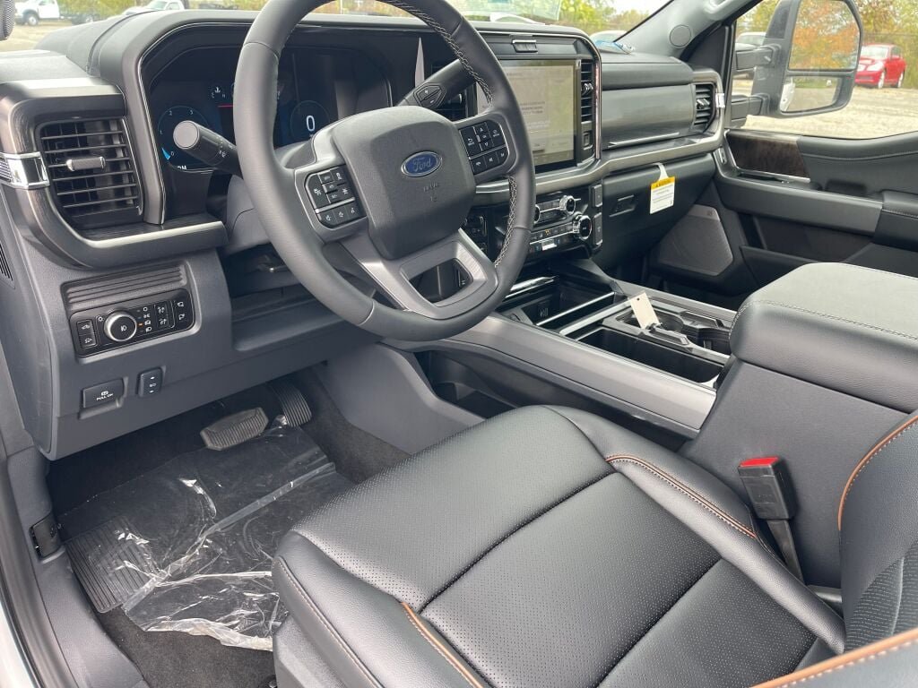 New 2026 Oxford White Ford LARIAT image 6