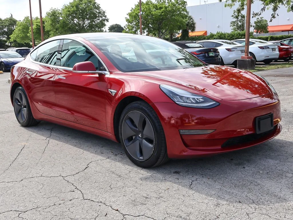 Used 2018 Red Tesla Long Range image 52