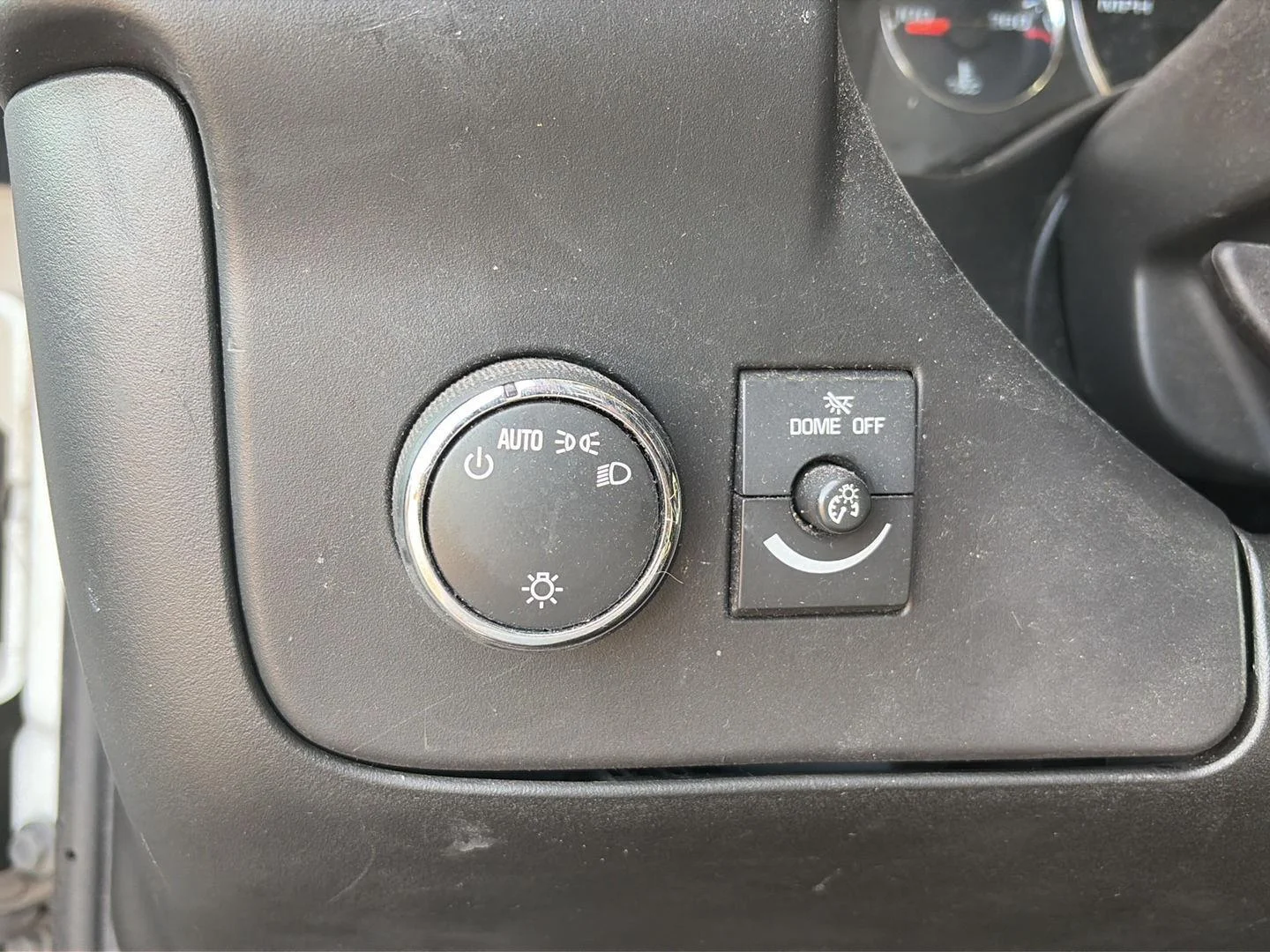 Used 2019 SUMMIT WHITE GMC VAN 2500 RWD 135" image 13