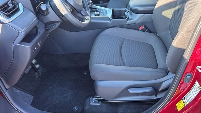 Used 2025 Pearl Toyota LE image 27