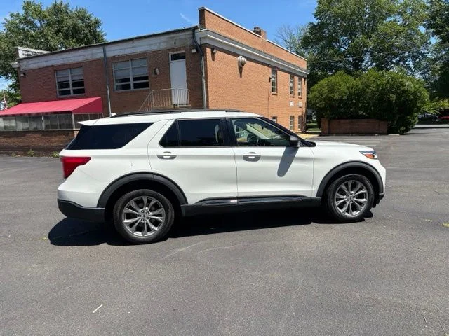 Used 2021 White Metallic Ford XLT image 8