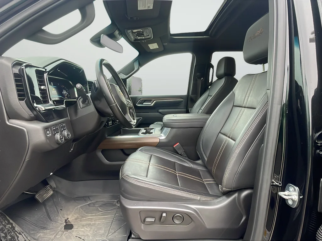 Used 2024 Black Chevrolet High Country image 10
