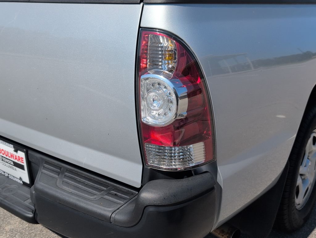 Used 2009 Silver Toyota Base image 5