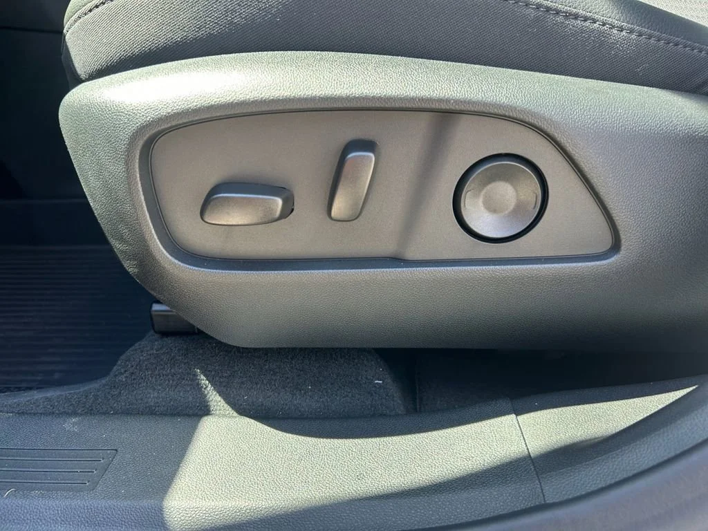 New 2026 Summit White GMC Denali image 30