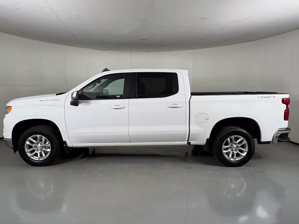 Used 2023 White Chevrolet LT image 5