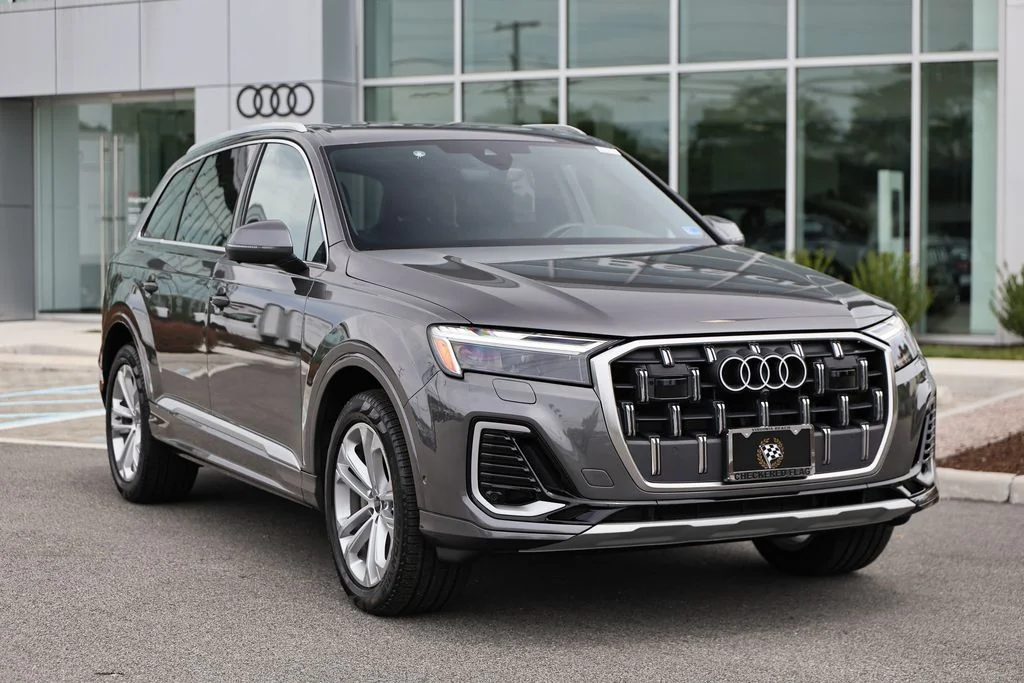 Used 2025 Samurai Gray Metallic Audi 45 Premium image 2