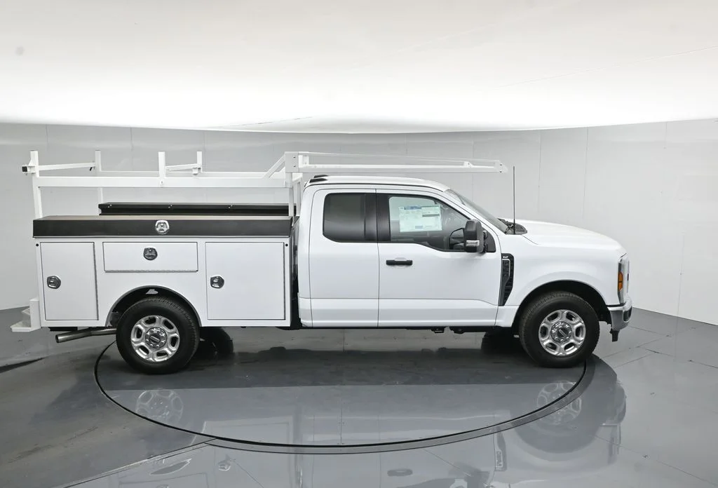 New 2026 Oxford White Ford XLT image 45