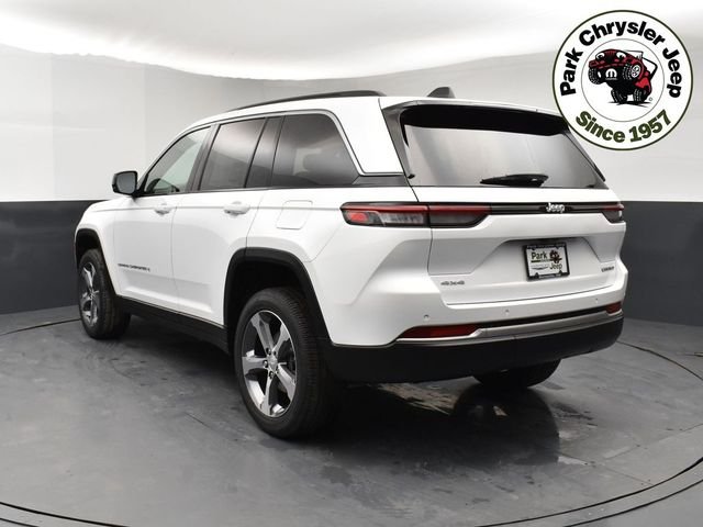 New 2026 Bright White Clear-Coat Exterior Paint Jeep Limited image 4