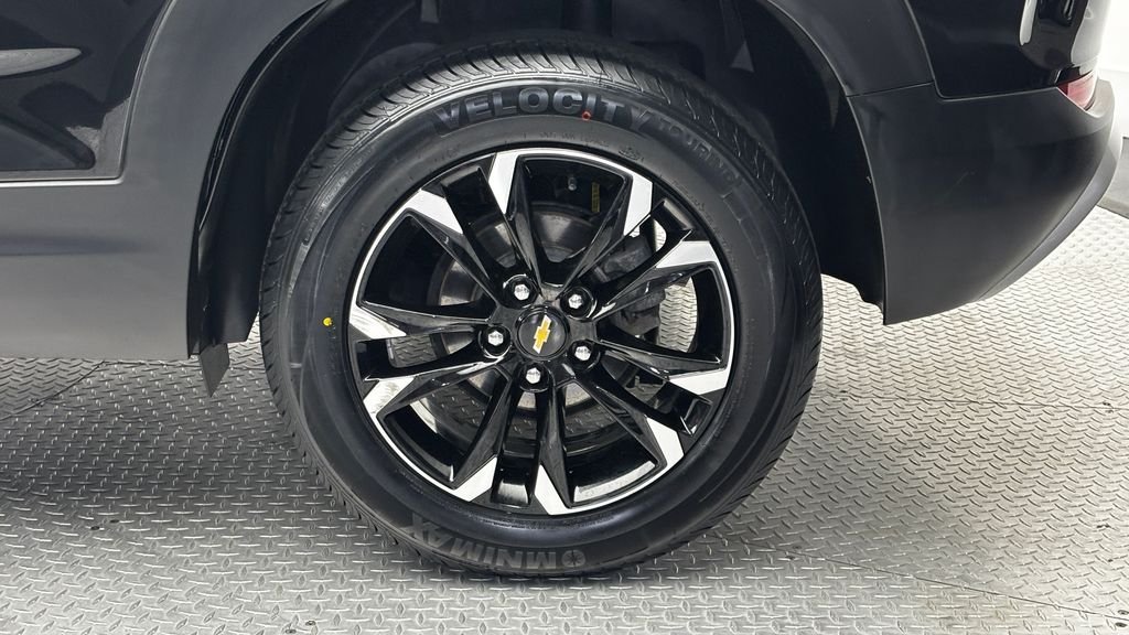 Used 2023 Black Chevrolet LT image 4