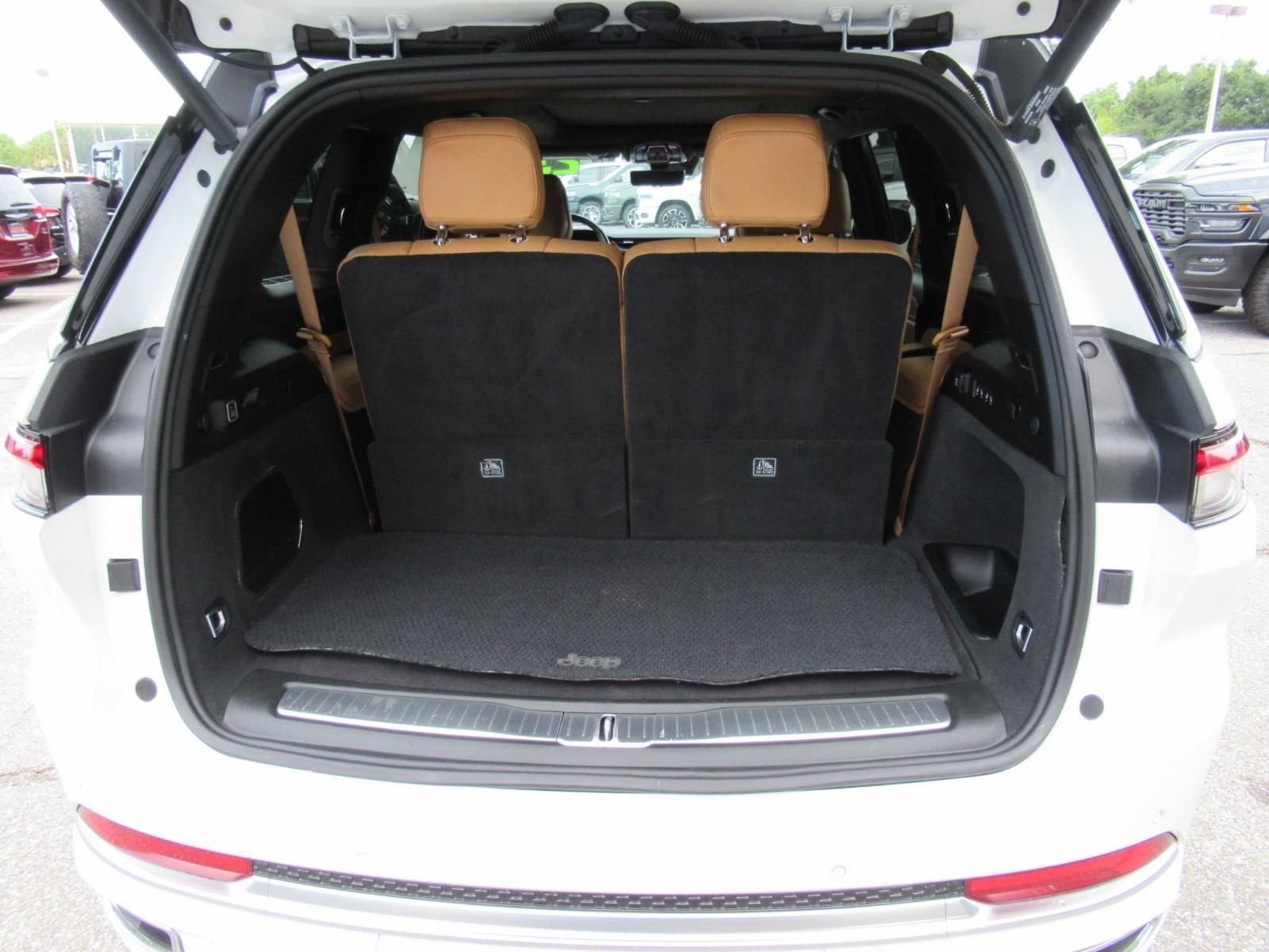 Used 2023 White Jeep Summit image 40