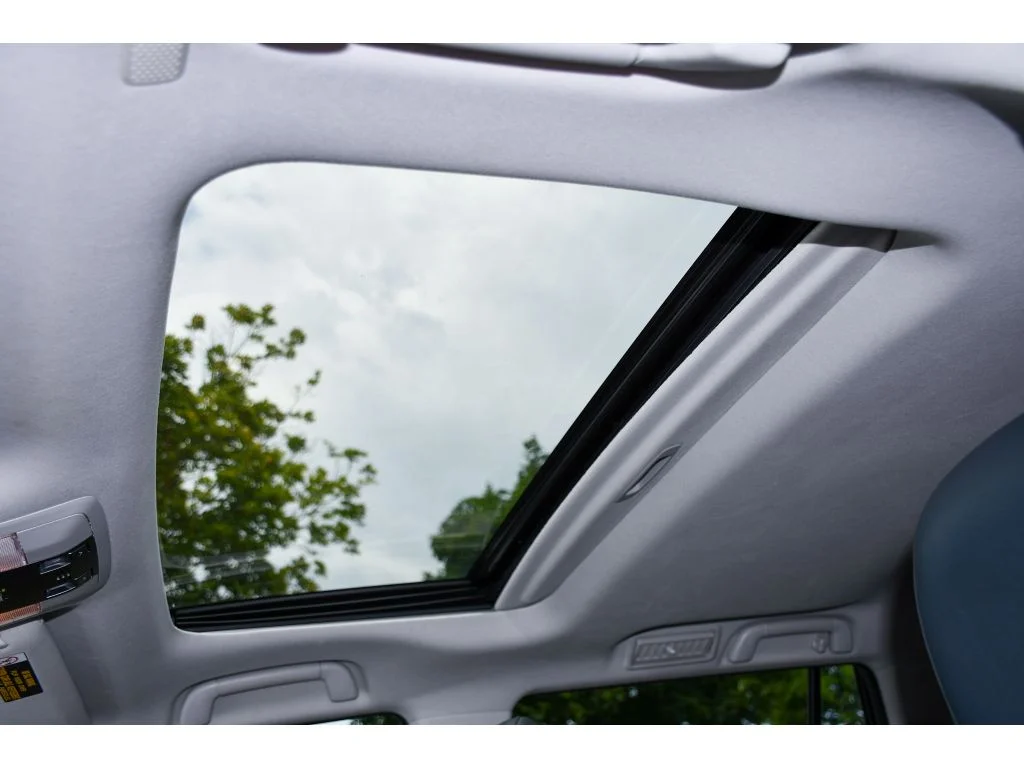 Used 2019 Silver Lining Metallic Lexus Premium image 15