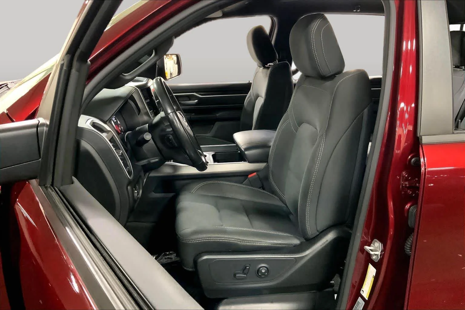 Used 2020 Delmonico Red Pearlcoat Ram Big Horn image 8