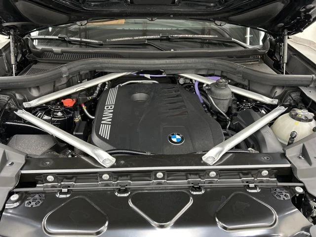 Used 2025 Black BMW xDrive40i image 25