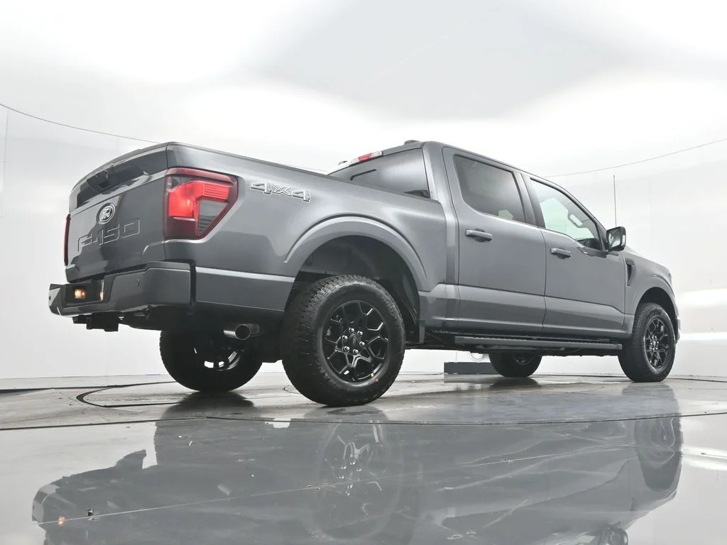 New 2026 Carbonized Gray Metallic Ford XLT image 37