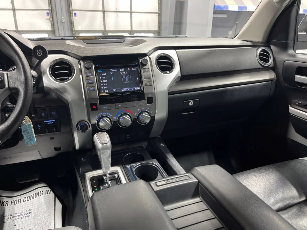 Used 2019 Midnight Black Metallic Toyota SR5 image 23
