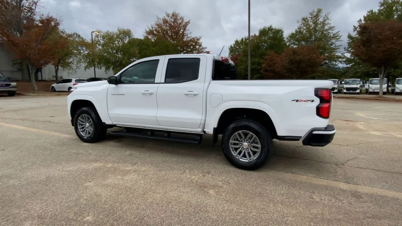 Used 2026 Summit White Chevrolet LT image 6