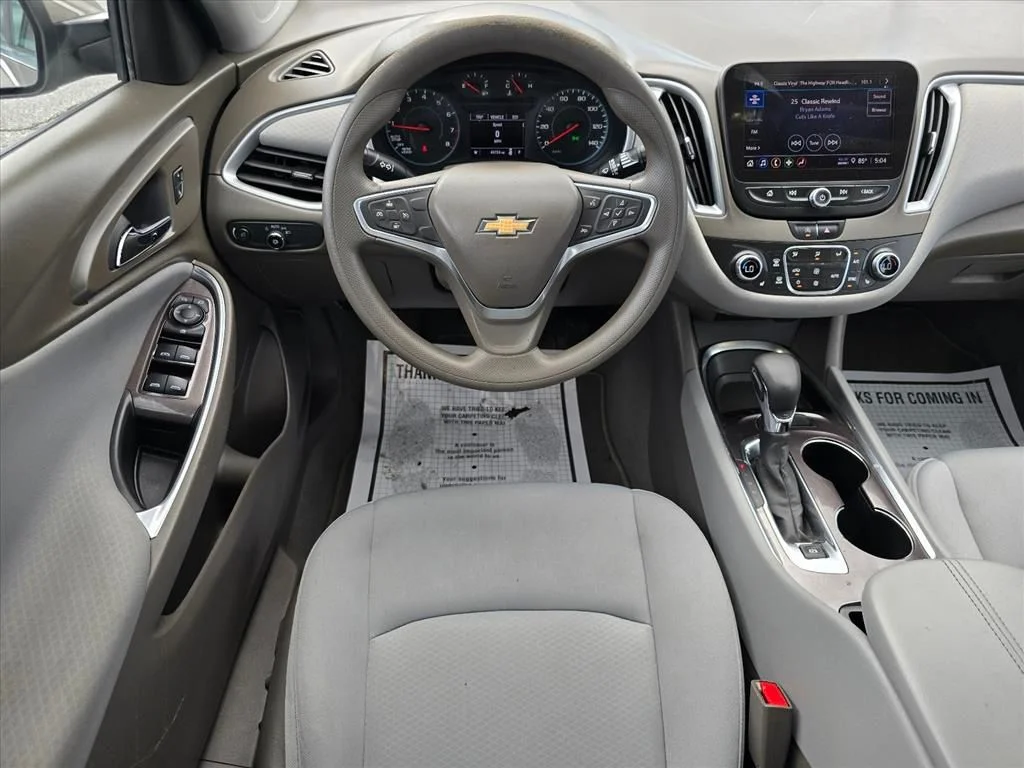 Used 2022 Gray Chevrolet LT image 3