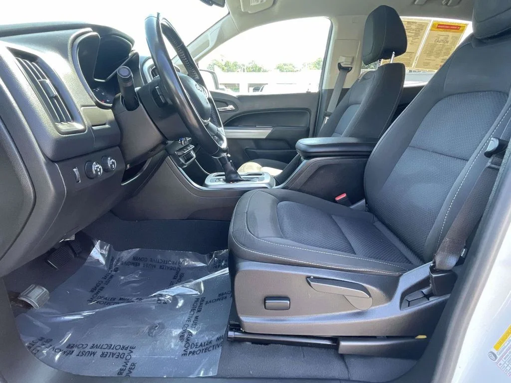 Used 2022 White Chevrolet LT image 22