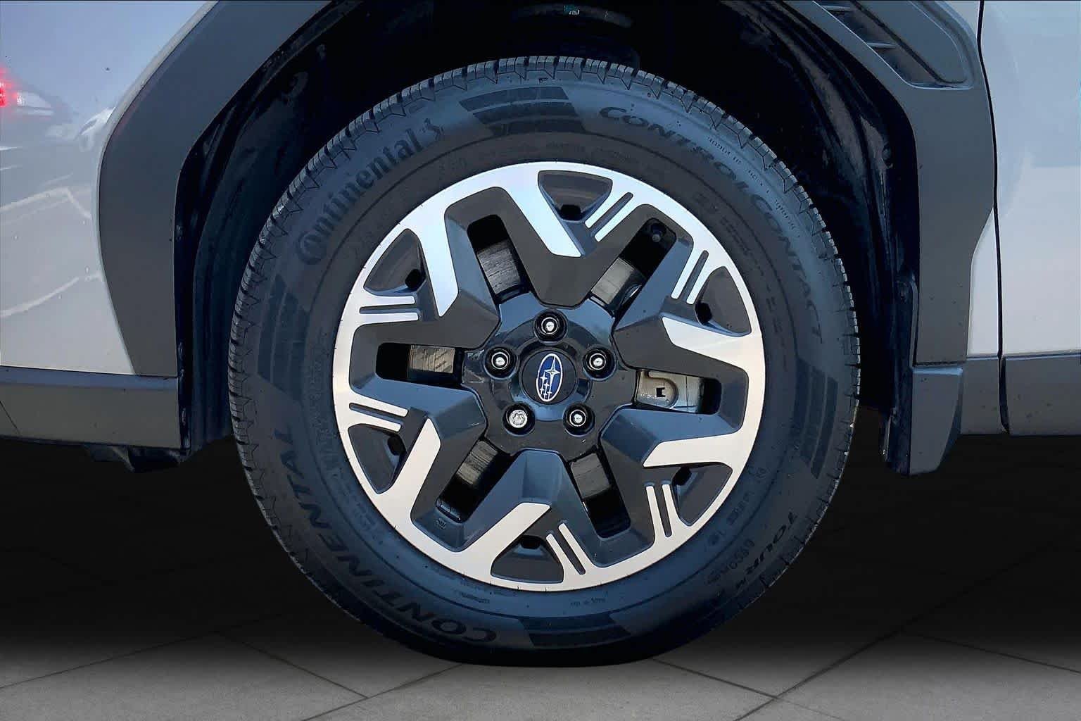Certified Used 2025 River Rock Pearl Subaru Premium image 9