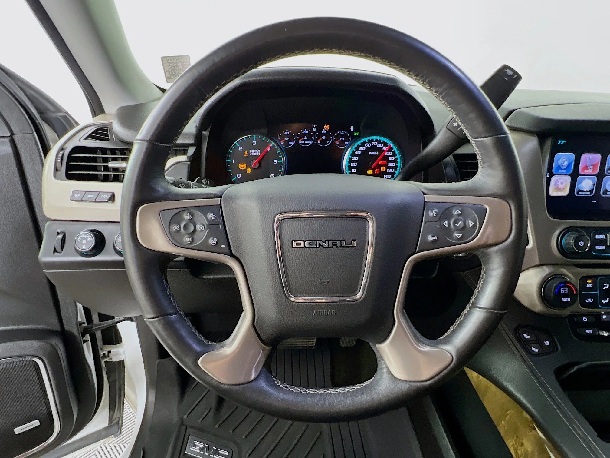 2017 GMC Yukon XL Denali - Photo 12