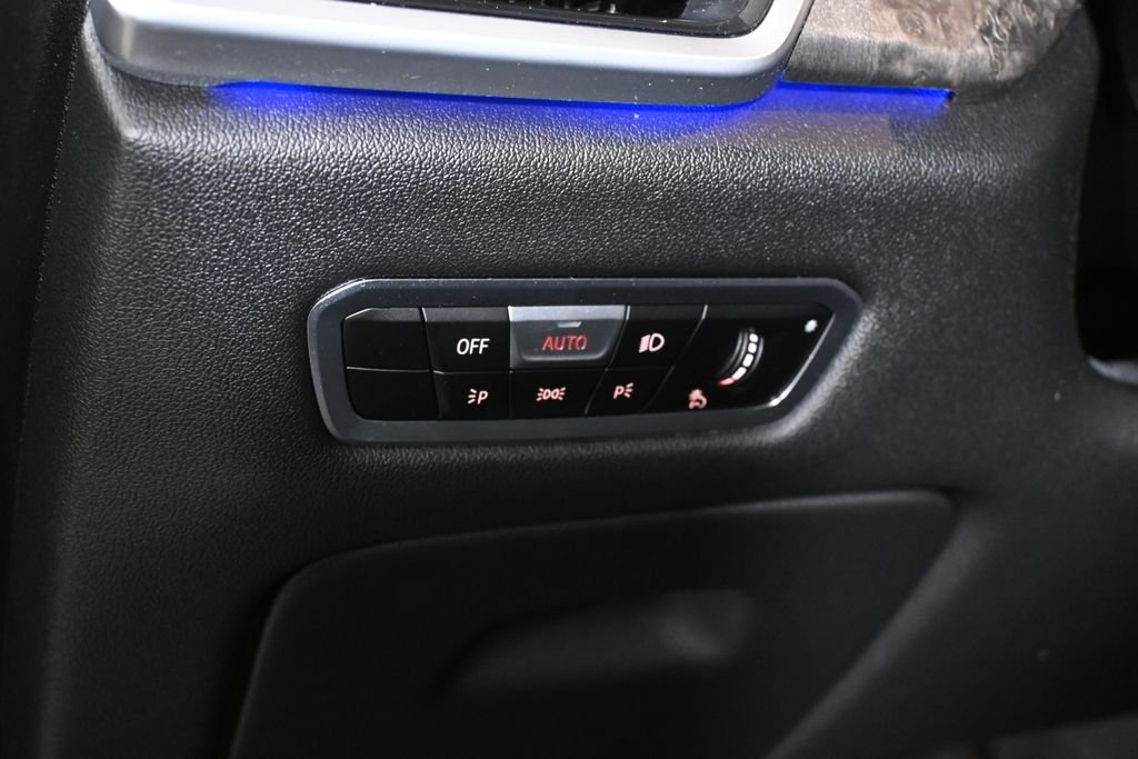 Used 2023 Black BMW xDrive40i image 27