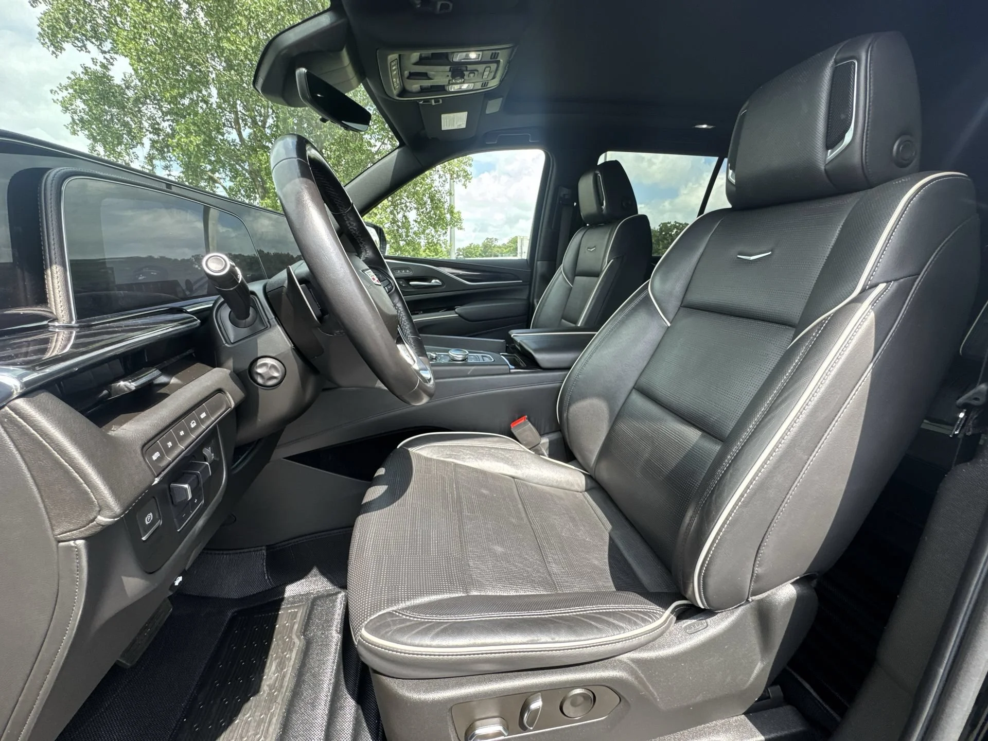 Used 2022 Black Raven Cadillac Sport image 11