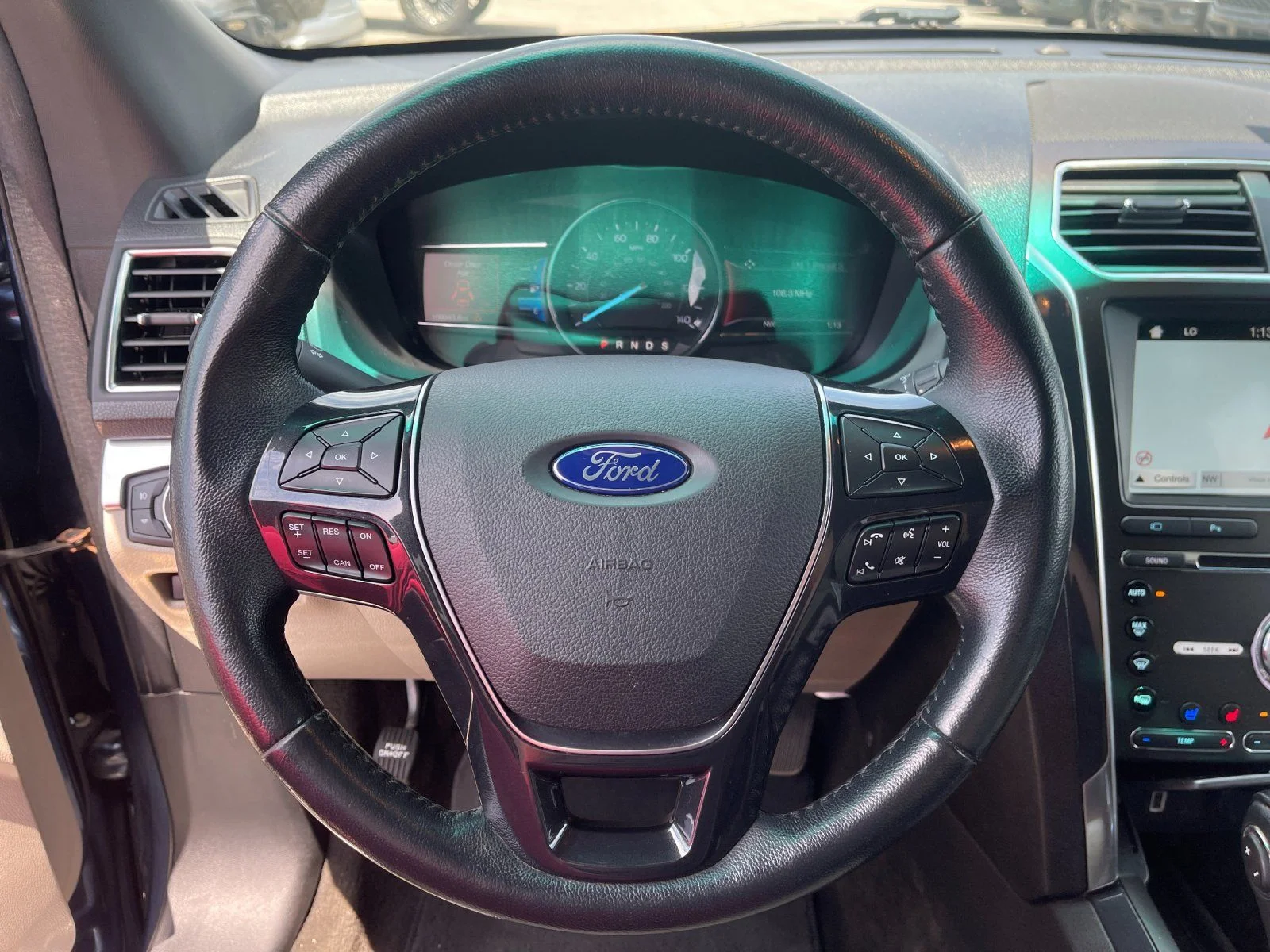 Used 2018 Blue Ford Limited image 26