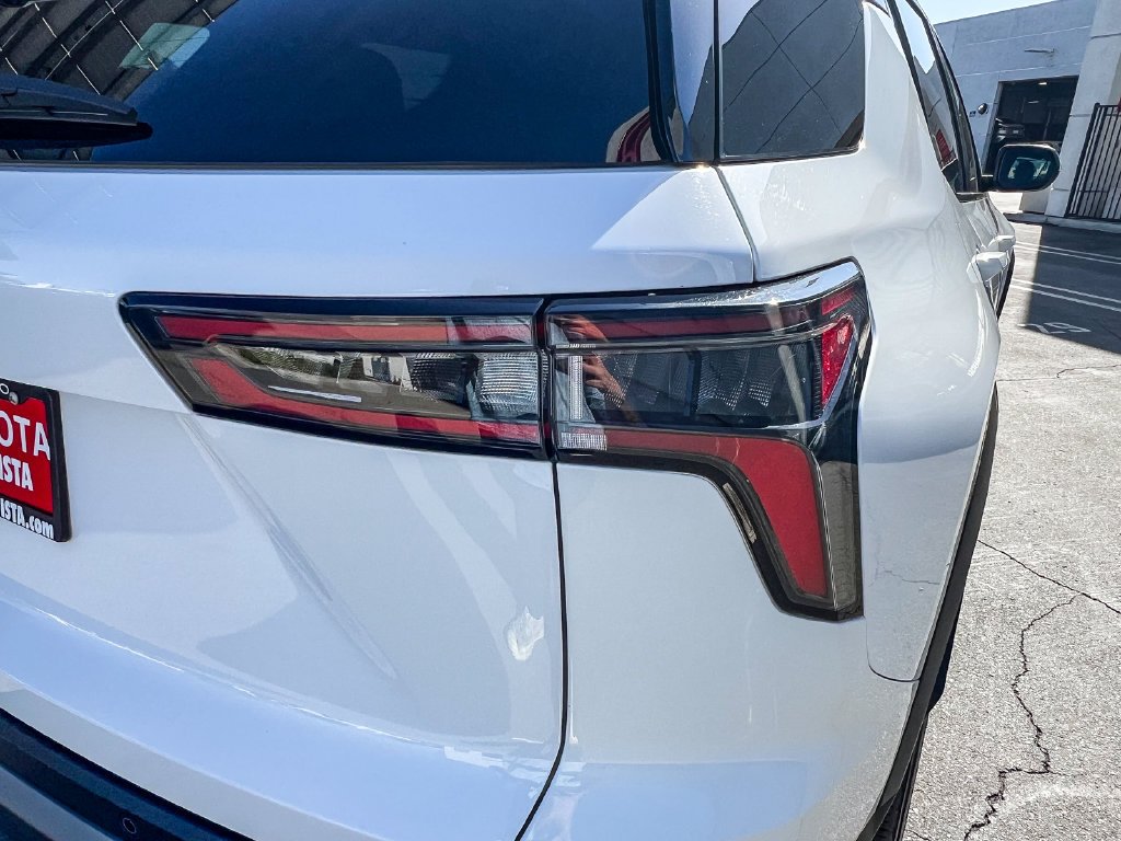 Used 2026 White Chevrolet LT image 8